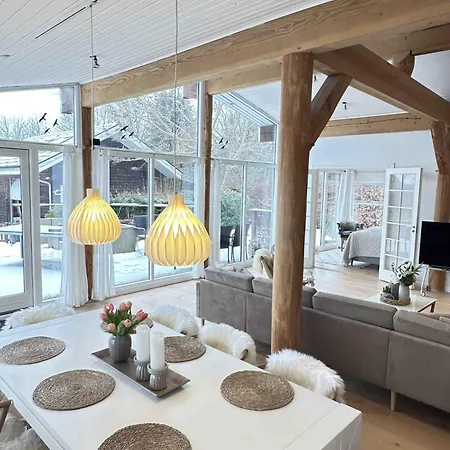 Spacious Near And Nature *